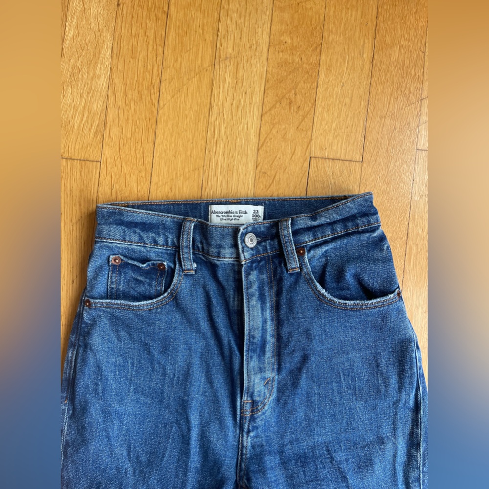 Abercrombie The 90s slim straight ultra high rise - size 23
